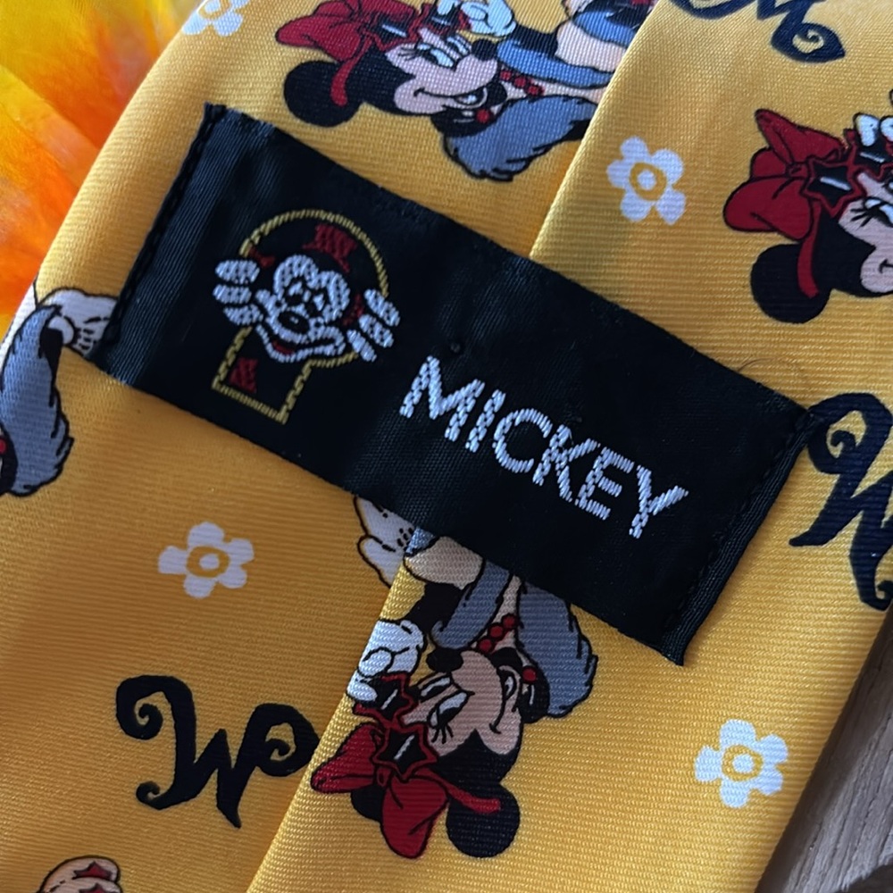 Disney Minnie Mouse Tie - Picture 3 of 4